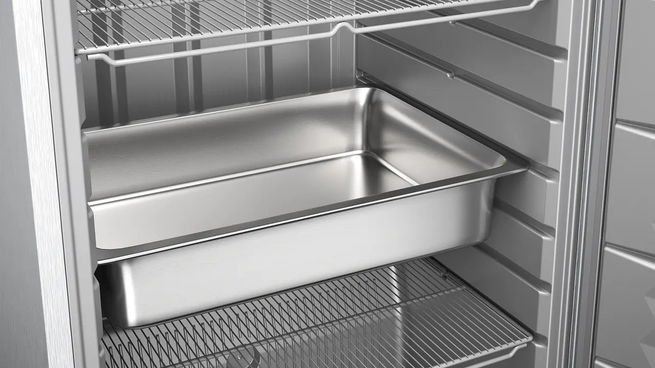 FRFvg 6501 Performance Reach-In refrigerator with bottom
